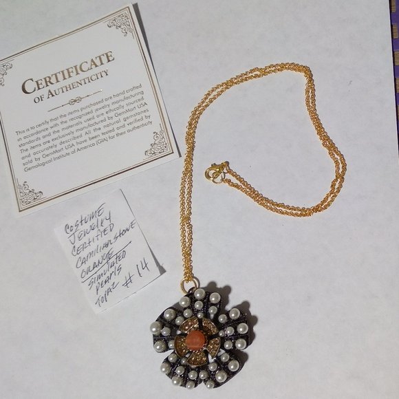 Natural Carnellian stone center simulated pearl flower pendant.. - Picture 3 of 3